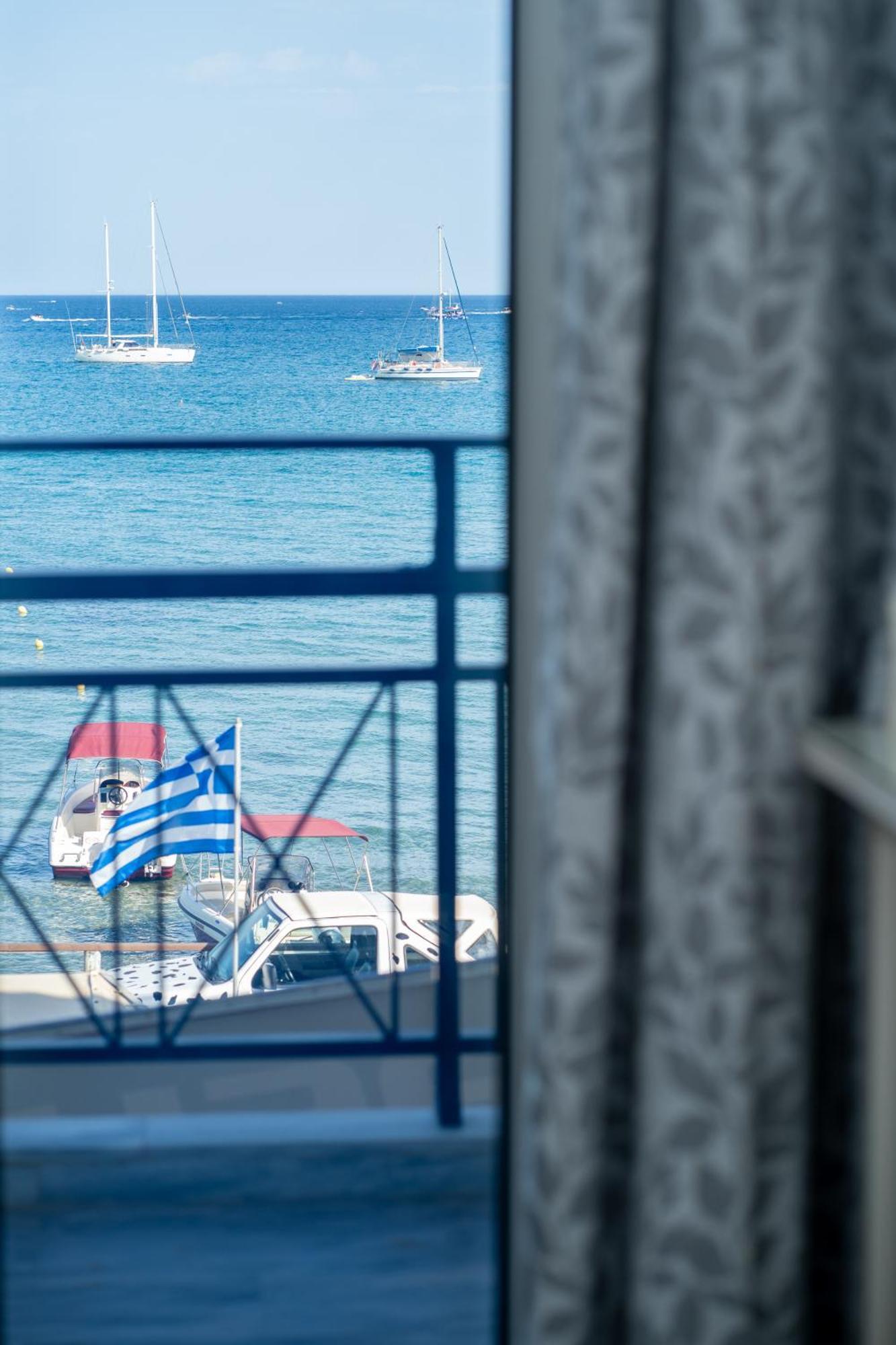 George Beachfront Apartments Lithakia  Pokoj fotografie