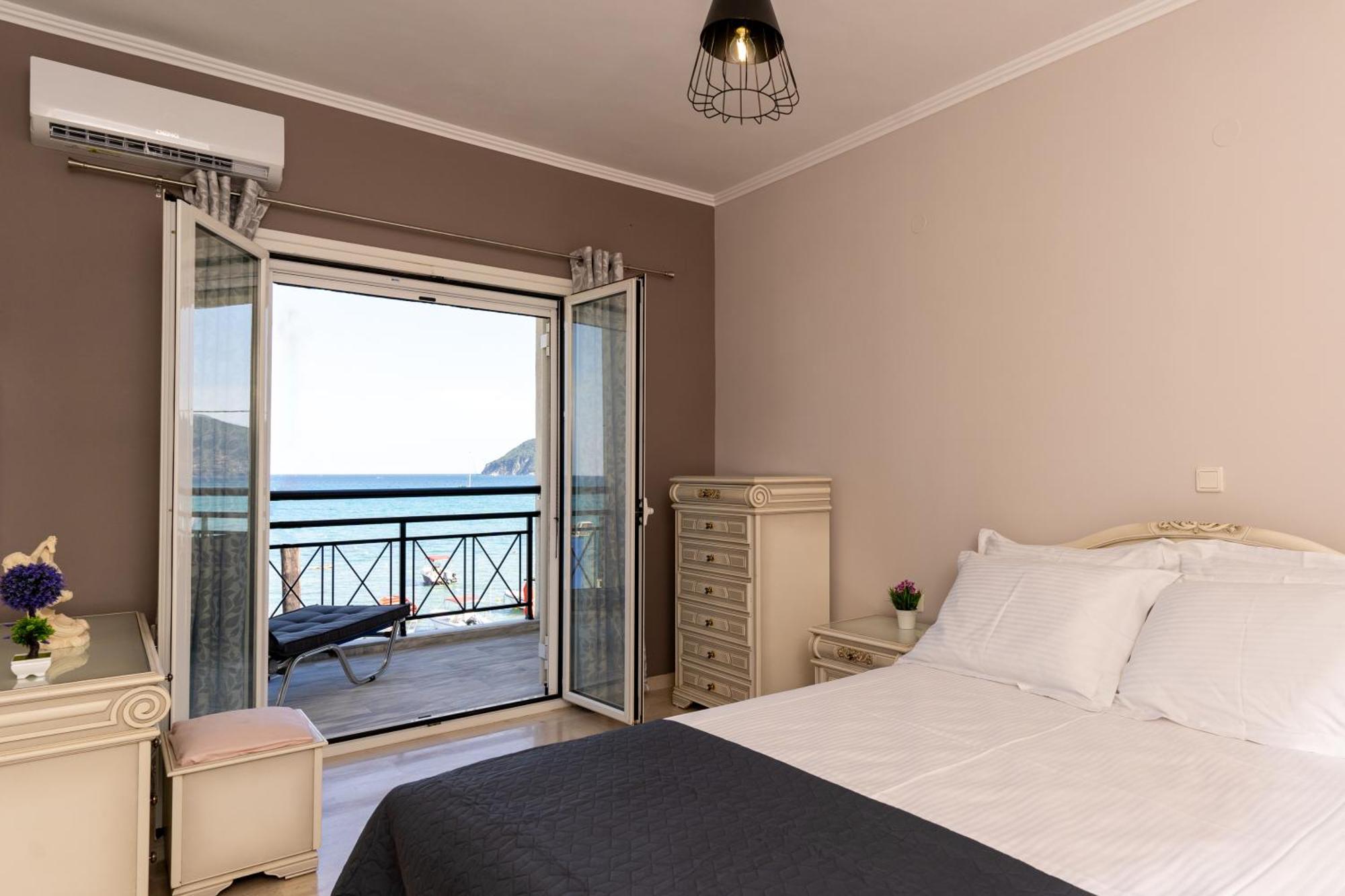 George Beachfront Apartments Lithakia  Pokoj fotografie