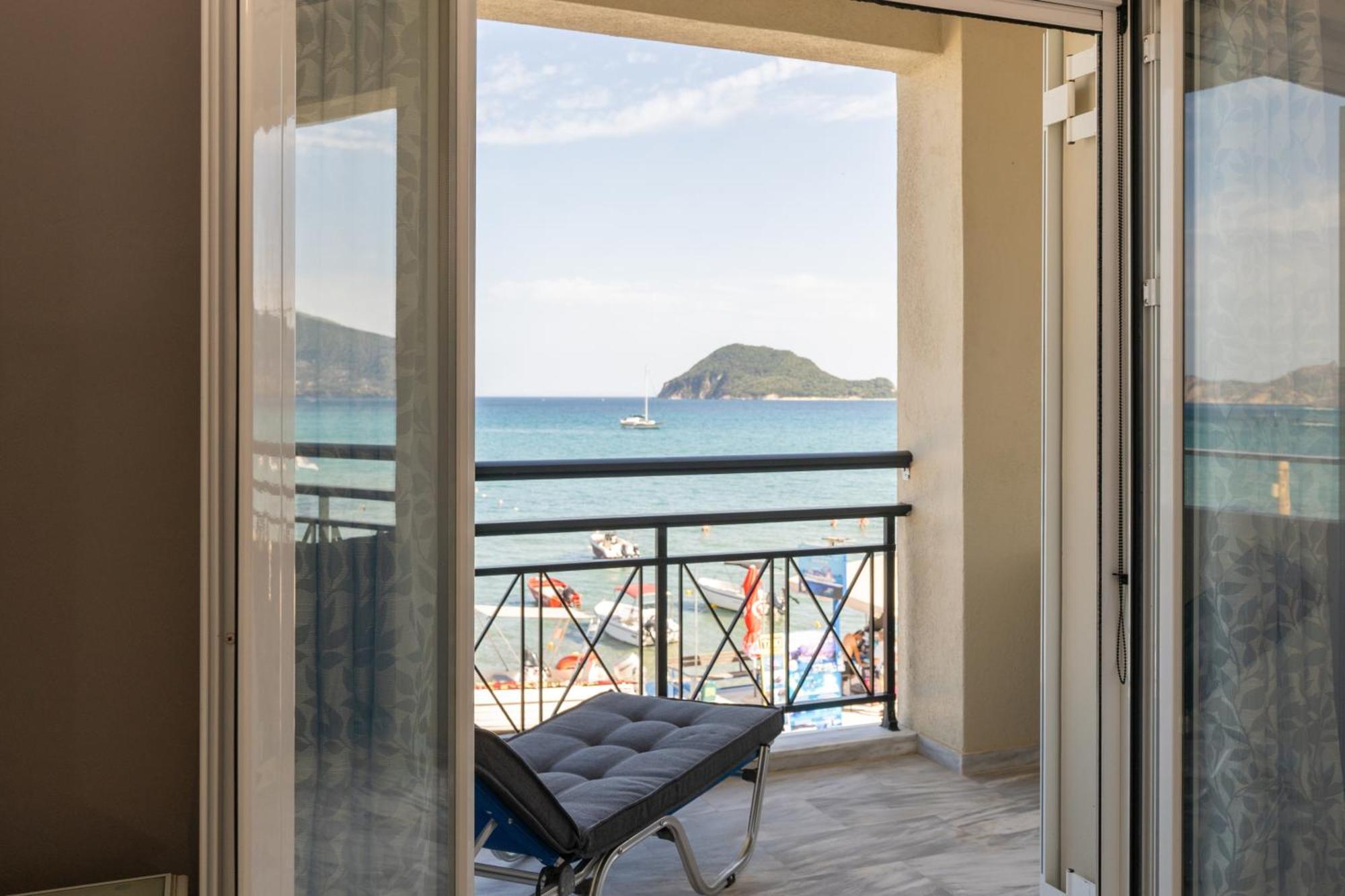 George Beachfront Apartments Lithakia  Pokoj fotografie