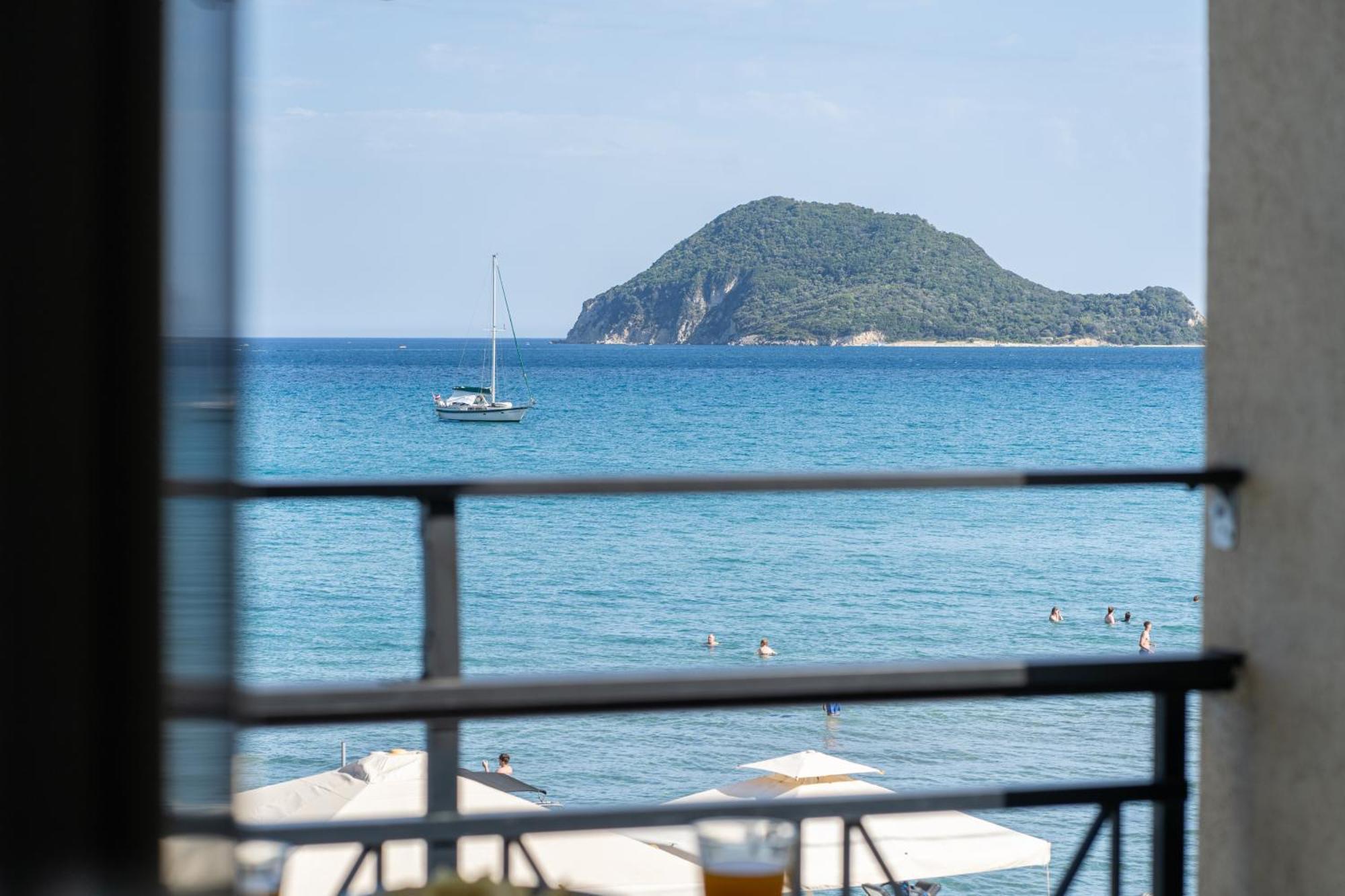 George Beachfront Apartments Lithakia  Pokoj fotografie