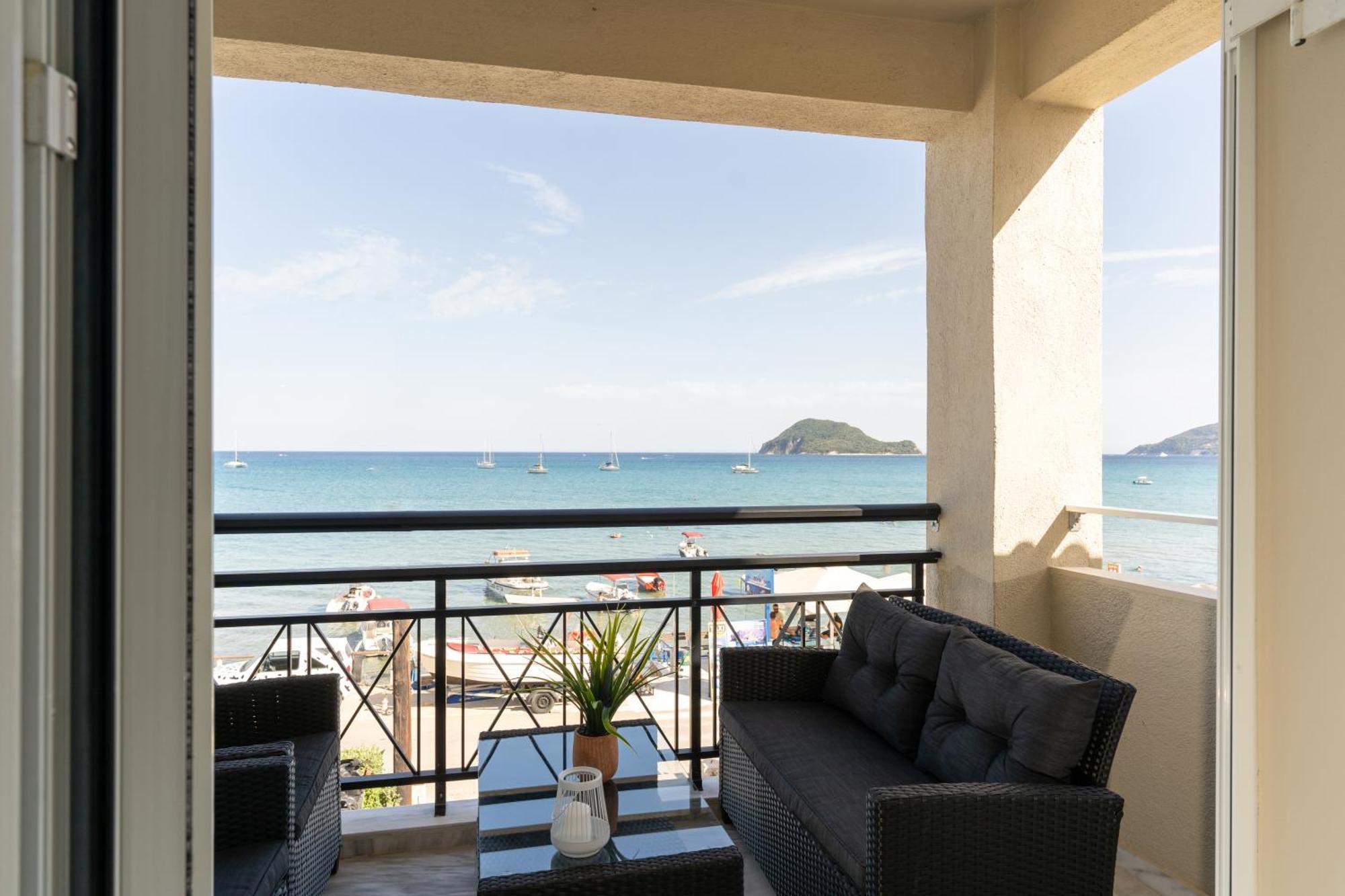 George Beachfront Apartments Lithakia  Exteriér fotografie