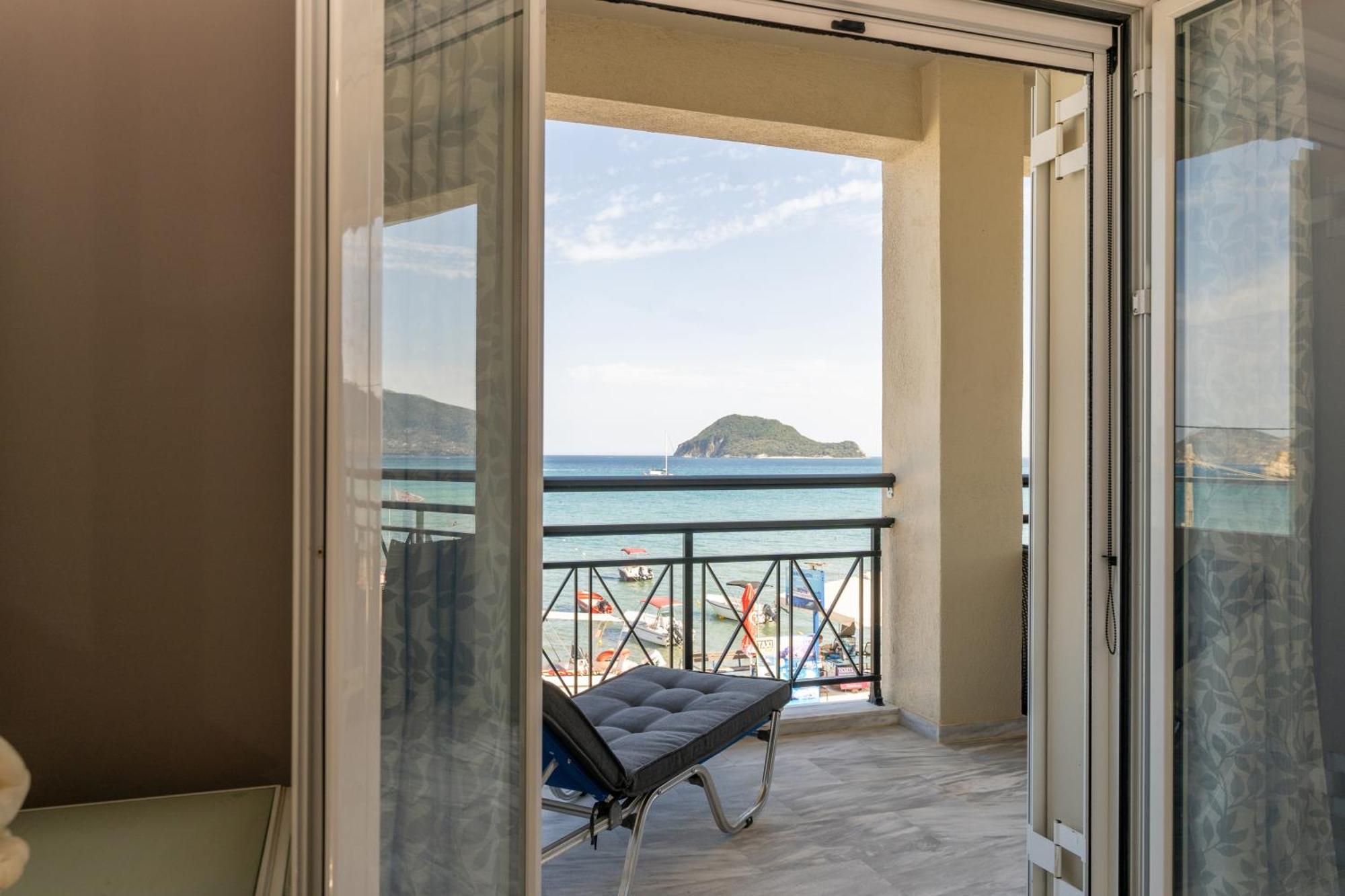 George Beachfront Apartments Lithakia  Pokoj fotografie