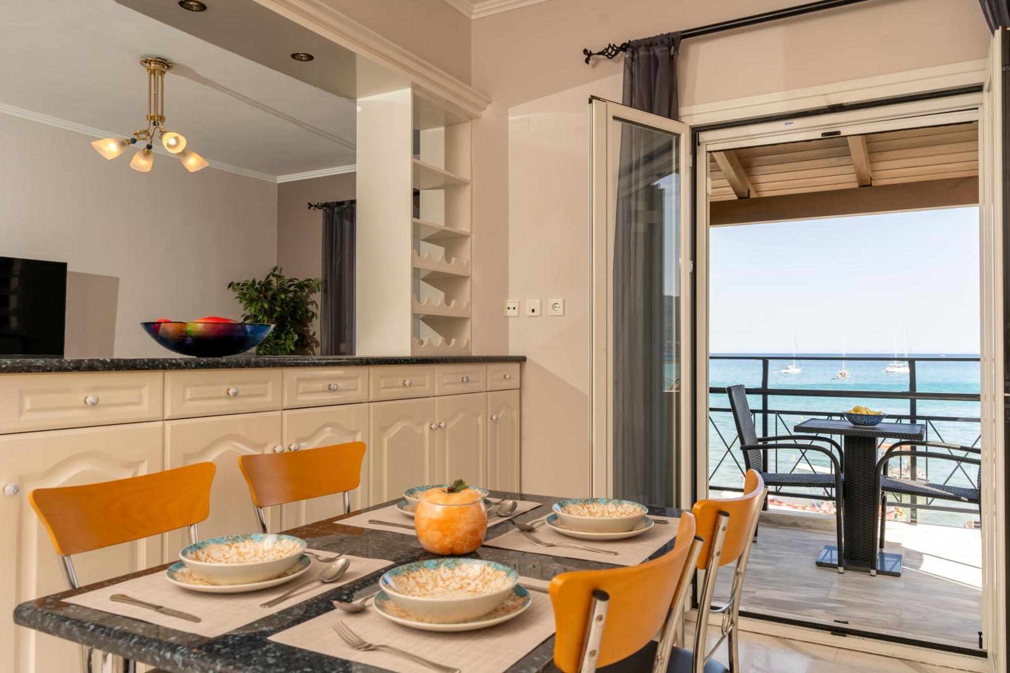 George Beachfront Apartments Lithakia  Pokoj fotografie